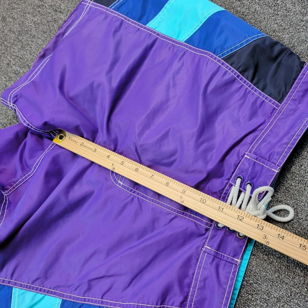 Tommy Hilfiger embrace retro
